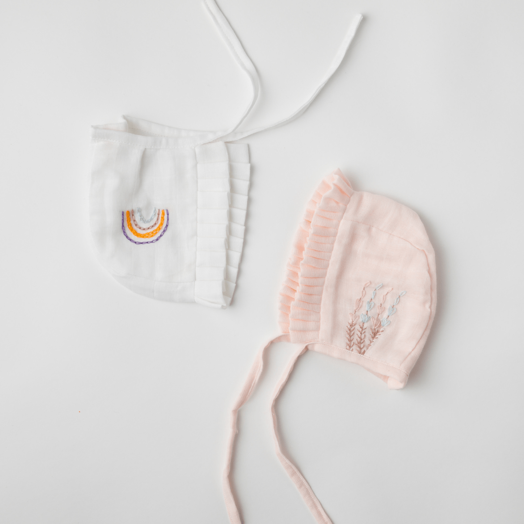 Zoey Bonnet Hats Muslin Newborn Bonnet Hats (Pink & White)