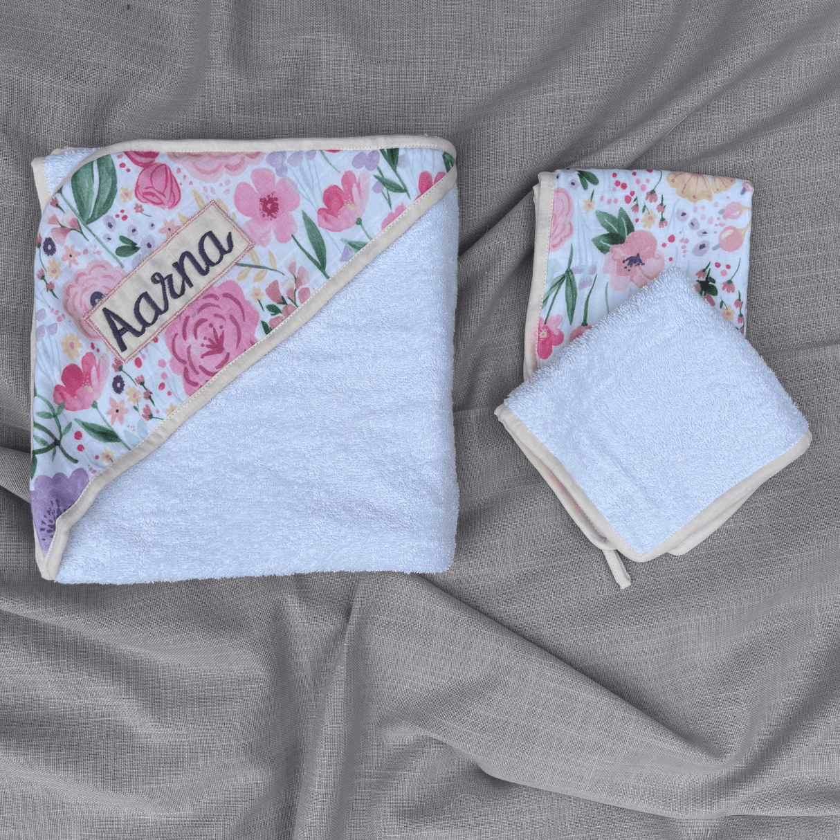 Zoey Hooded towel With Set of 2 Napkins Medley of Flowers Muslin Hooded Towel (Can be Personalised)