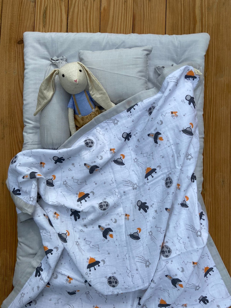 Zoey bedding set Astronaut Mini Bedding Set (Organic Muslin 0-1 Year)